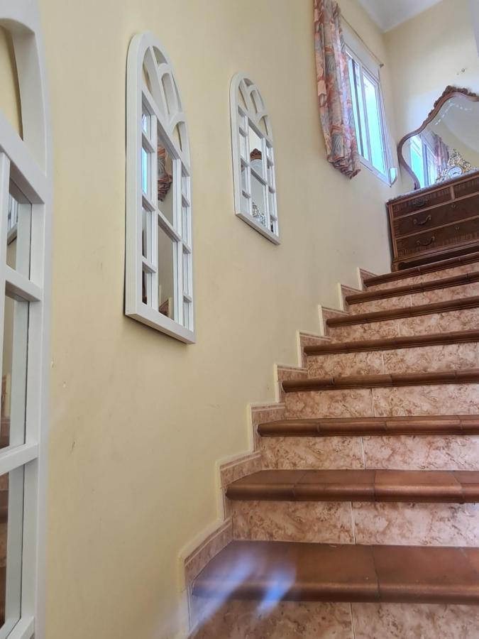 Chateau Angelique Villa Montroy Bagian luar foto
